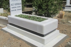 26-Uşak-Beyazı-Blok-60-cm-Yüksekliğinde-KalınÇelik-Dübelli-30-yıl-Grantilidir